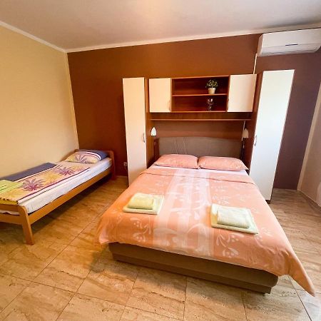 Apartmani Combaj 卓得诺沃 外观 照片