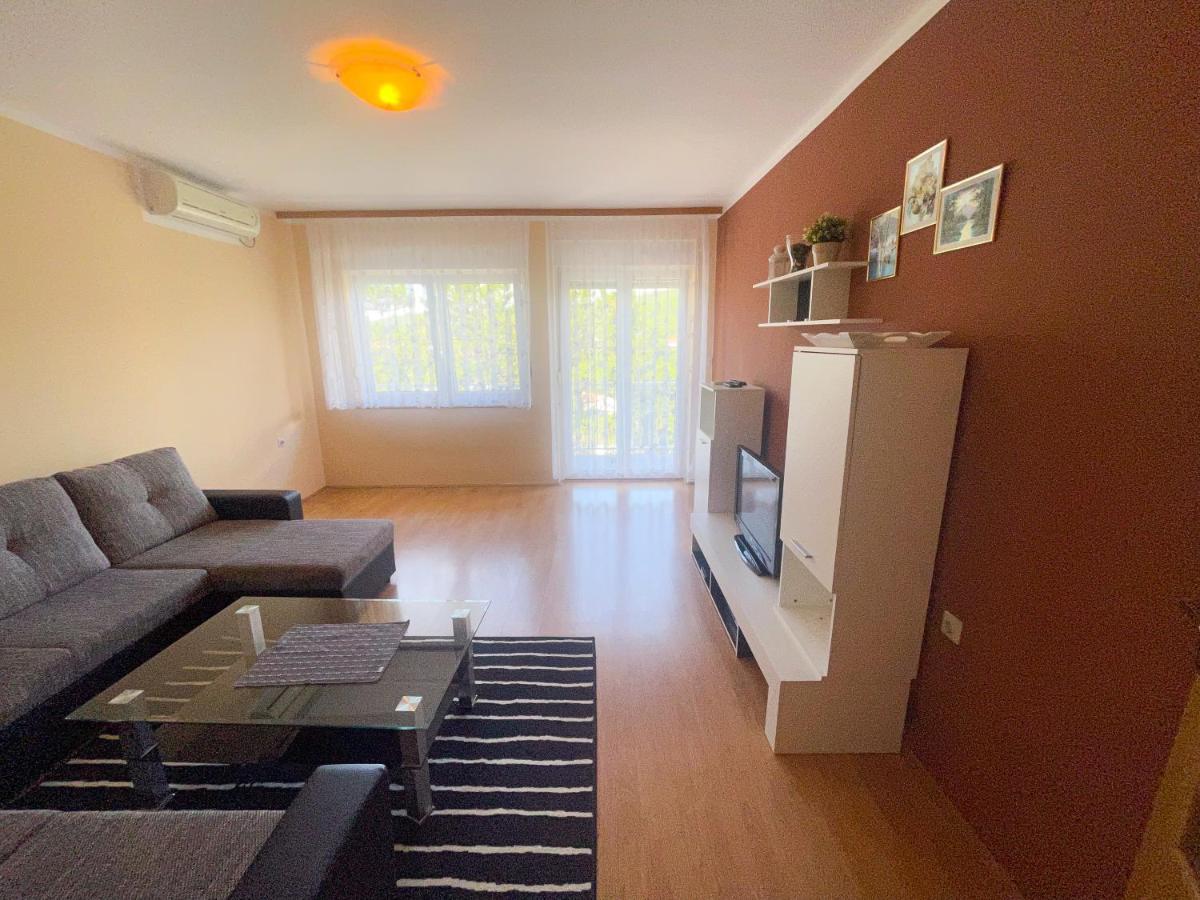 Apartmani Combaj 卓得诺沃 外观 照片